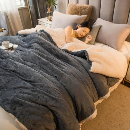 Luxurious Double-Sided Wool Throw Blanket - Stay Cozy This Winter with Our Warm Coral Fleece Duvet Cover for Adults
