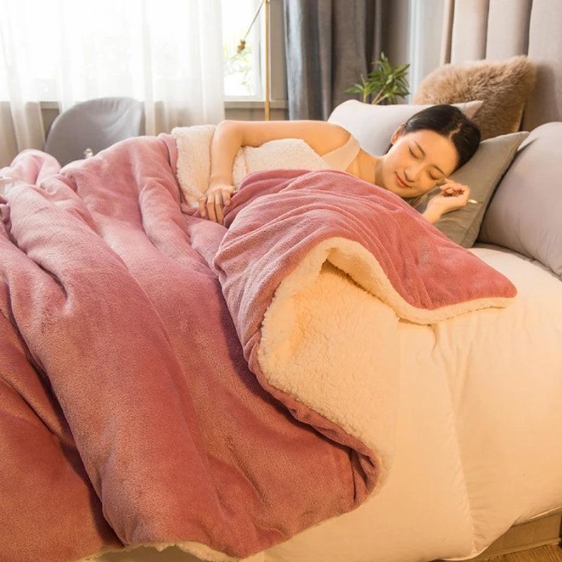 Luxurious Double-Sided Wool Throw Blanket - Stay Cozy This Winter with Our Warm Coral Fleece Duvet Cover for Adults
